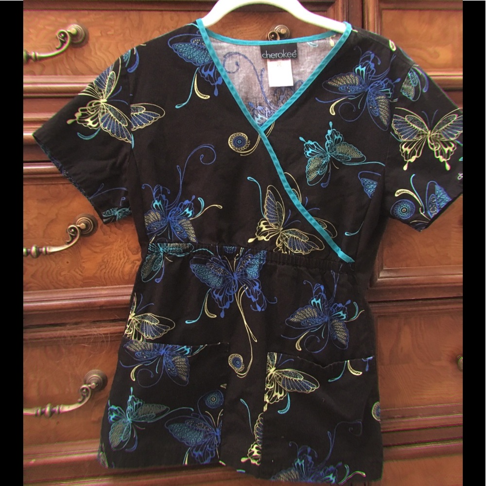 Cherokee Scrub Top